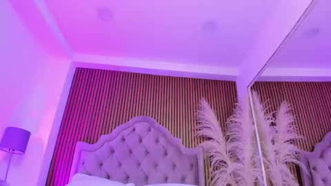 violett_hott_ online show from February 28, 1:59 pm