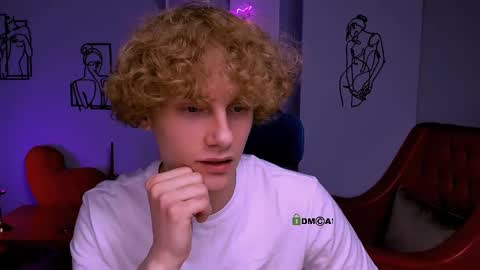 violett_shy online show from March 11, 7:03 am