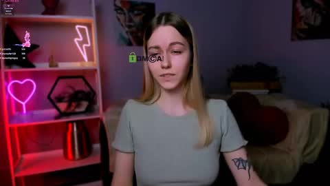 violett_shy online show from March 7, 8:22 pm