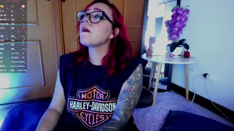 violett_sykes online show from April 19, 2:45 am