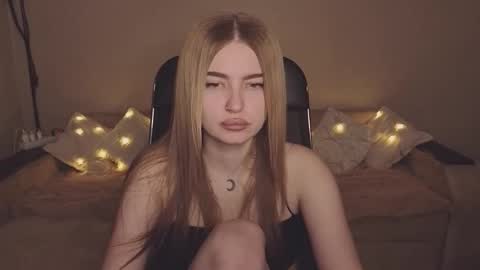 ViolettaOtis online show from December 3, 3:02 pm