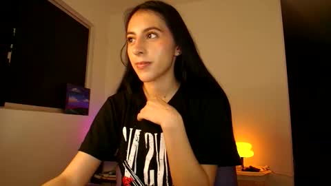 Violetta....Follow me in Twitter... online show from January 18, 4:10 am