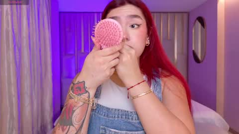 Violett Castel online show from March 24, 7:20 pm