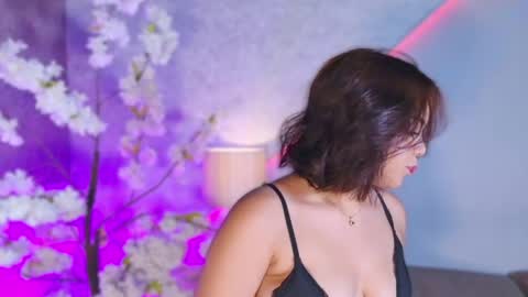 violettcollins online show from April 13, 10:36 pm