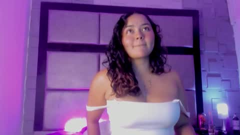 violetteecourt online show from October 12, 8:43 pm