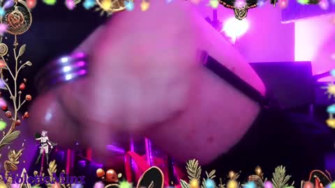Snapshot of violetteminx chatting on December 21, 1:42 pm Violette online show from December 21, 1:42 pm