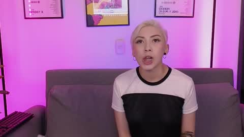 Violet online show from February 19, 1:49 am