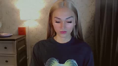 Pearl online show from December 1, 3:04 am