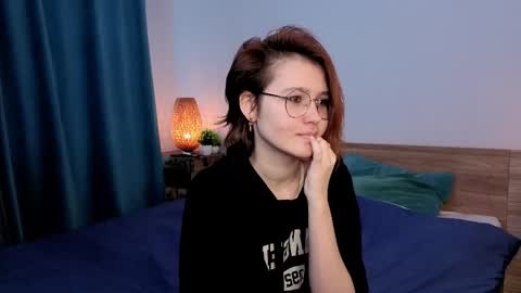 Lisa online show from March 19, 9:04 am