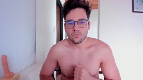 Vito Ferrer online show from November 24, 12:04 pm