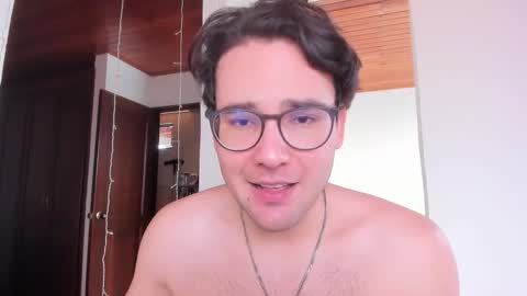 Vito Ferrer online show from February 16, 6:06 pm