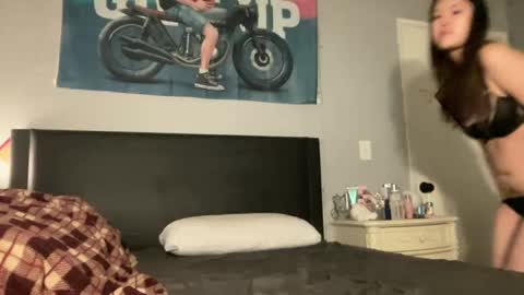 vivi online show from December 4, 6:05 am