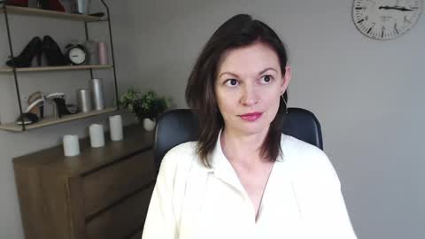 Vivian online show from February 3, 6:56 am