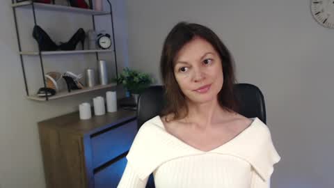 Vivian online show from February 26, 10:49 am