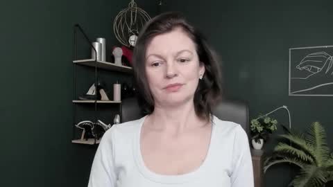 Vivian online show from March 19, 6:52 am