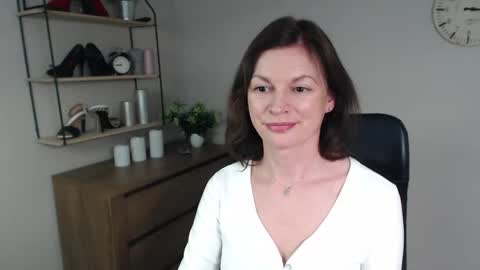 Vivian online show from February 13, 10:12 am