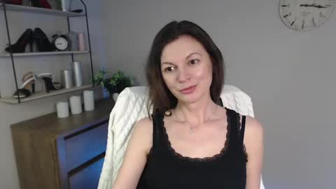 Vivian online show from February 7, 11:01 am