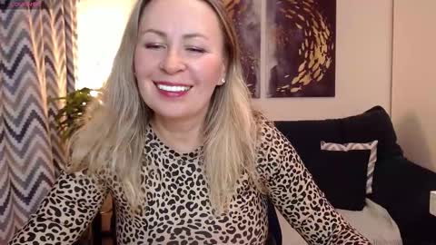 Vivian online show from September 30, 6:18 pm