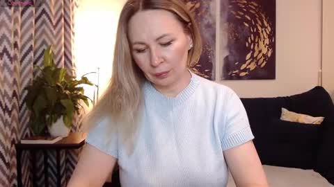 Vivian online show from November 22, 5:33 pm