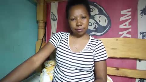 Snapshot of viviane0812 chatting on February 28, 7:14 pm viviane0812 online show from February 28, 7:14 pm