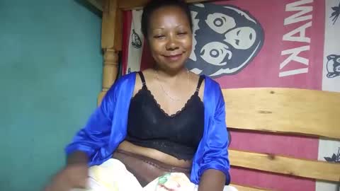 Snapshot of viviane0812 chatting on February 23, 10:09 pm viviane0812 online show from February 23, 10:09 pm