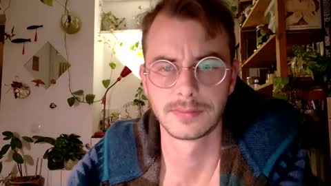 Snapshot of vivid_ether chatting on January 14, 10:02 pm Viv online show from January 14, 10:02 pm