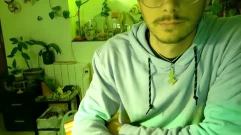 Snapshot of vivid_ether chatting on March 4, 10:16 pm Viv online show from March 4, 10:16 pm
