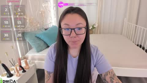 Vivien online show from June 4, 1:00 am