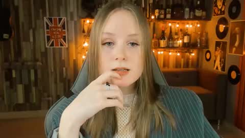 Vivien online show from February 20, 4:14 pm