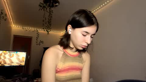 Vivi online show from December 22, 2:13 pm