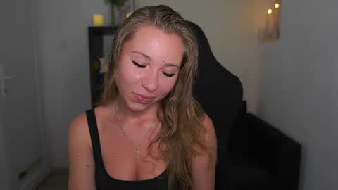 VivienVance online show from July 13, 1:58 pm