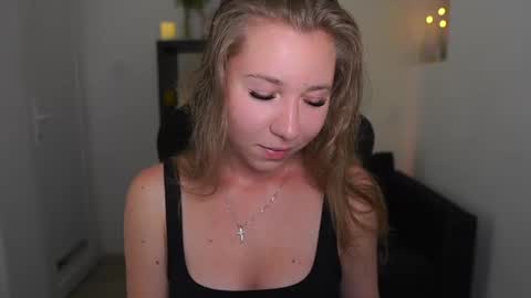 VivienVance online show from June 18, 9:53 pm