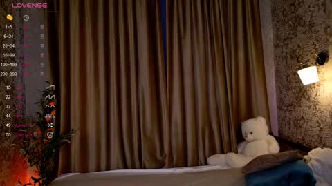 Mia Skaidrite online show from November 12, 9:55 am