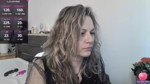 vixenjae online show from March 11, 7:33 am