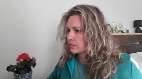 vixenjae online show from March 23, 9:03 am