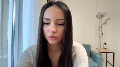 Miss Mia online show from April 1, 1:41 pm