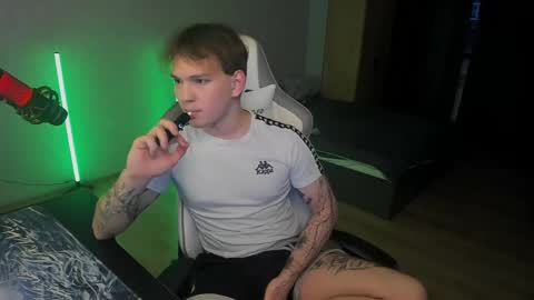 vova_belkin_2 online show from May 16, 6:06 pm