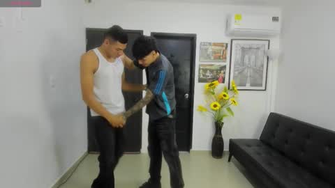 voyeurism_guys online show from March 13, 12:08 pm