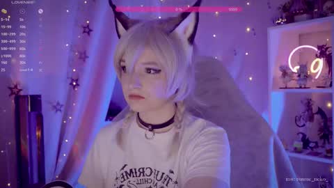 vronnier online show from October 18, 6:01 pm