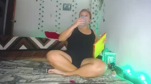 vsleyandlunaper online show from June 25, 2:08 am