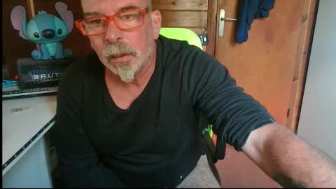 oscar online show from October 26, 1:23 pm