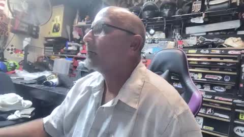 wakesblowinclouds online show from October 29, 8:38 am