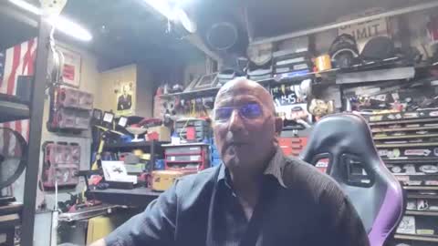 wakesblowinclouds online show from March 1, 5:00 am