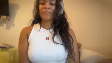 Layla friends call me Koko online show from November 11, 4:42 pm