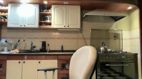 wearetwo online show from February 10, 4:26 am