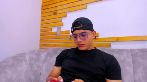 Jhonny Dick  his neighbors. online show from September 24, 7:42 pm