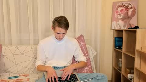 webcamtrain online show from September 18, 3:38 pm
