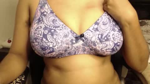 mina online show from November 1, 6:56 am