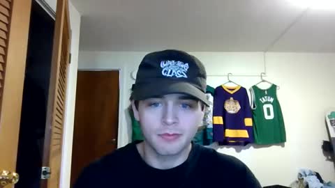 weenskir online show from April 27, 12:57 pm