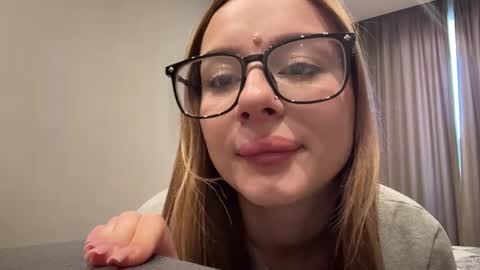 emilia online show from March 9, 9:36 am